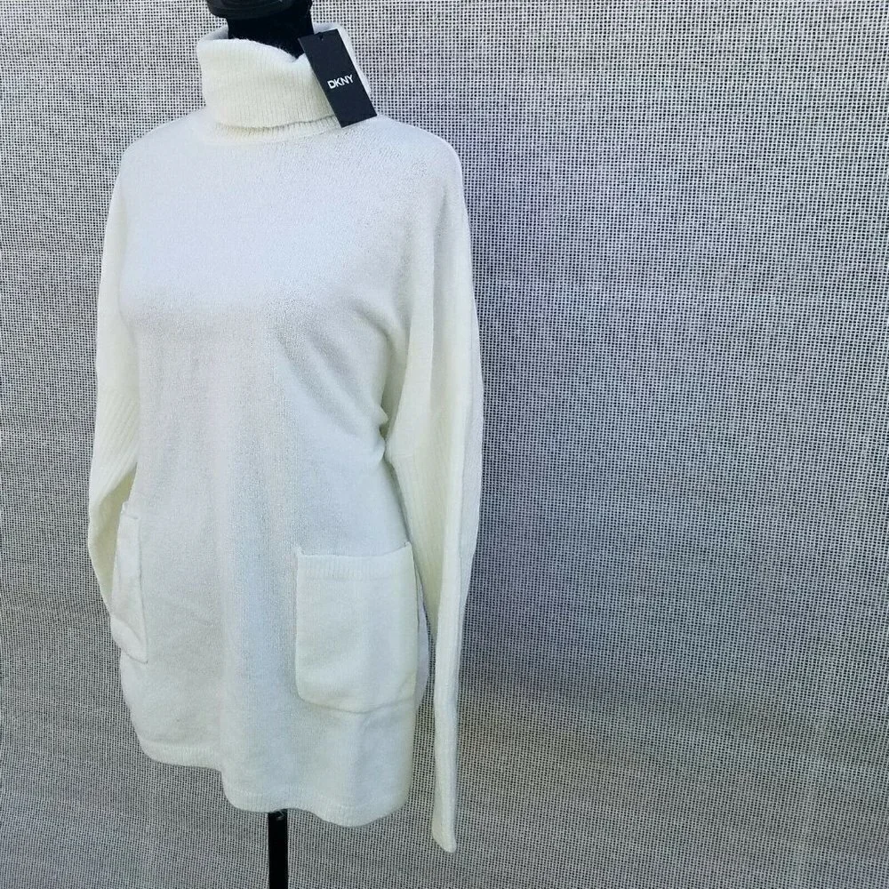 DKNY Turtleneck Acrylic Blend Oversized Sweater Women's. Size Large. NWT $89